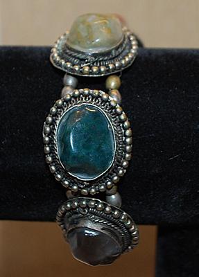 Multi-Colored AGATE STONE BRACELET (2½" Opening) with Metal Globes Oval Surround and a Toggle Clasp