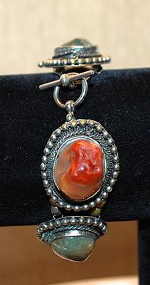 Multi-Colored AGATE STONE BRACELET (2½" Opening) with Metal Globes Oval Surround and a Toggle Clasp