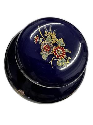 Sale Photo Thumbnail #551: Blue Interpur Lidded Jar made in Japan, no chips, approx. 5" tall