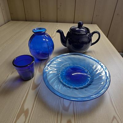 Sale Photo Thumbnail #622: Lot of 4 Blue Glassware Pieces, no chips