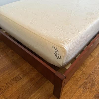 Twin Size Wooden Platform Bed by Fashion Bed Group (DR-HS)