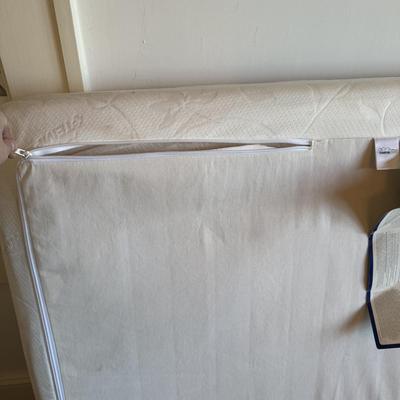 Twin Size Wooden Platform Bed by Fashion Bed Group (DR-HS)