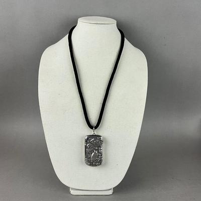 S670 Antique Sterling Silver Victorian Match Safe Necklace