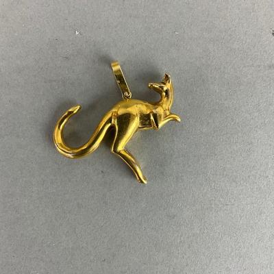 S680 Three Dimensional 10k Yellow gold Kangaroo Pendant