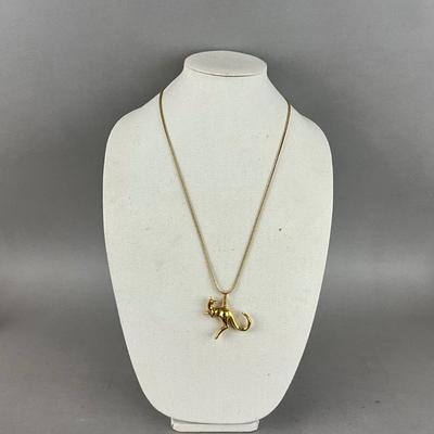 S680 Three Dimensional 10k Yellow gold Kangaroo Pendant