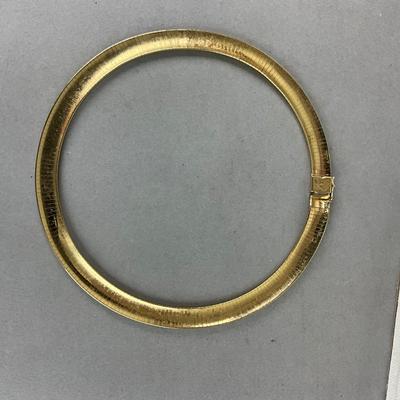 S682 14k Yellow Gold Large Omega Necklace