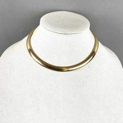 S682 14k Yellow Gold Large Omega Necklace
