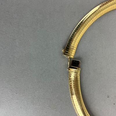 S682 14k Yellow Gold Large Omega Necklace