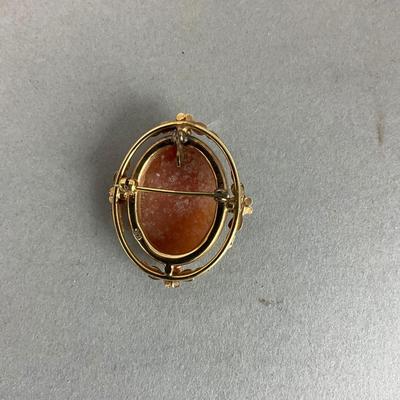 S686 Vintage 10k Gold Cameo Pin Pendant