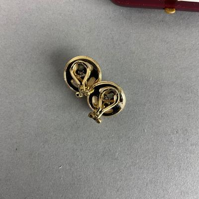 S690 18k Yellow Gold Overlay MAJORICA Clip Back Earrings