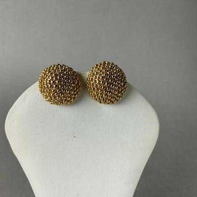 S691 18k Yellow Gold Round Hobnail Style French Clip Earrings