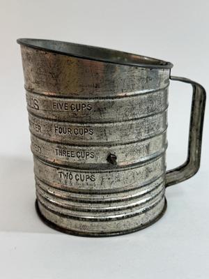 Sale Photo Thumbnail #102: All-metal construction, holds up to 5 cups. A little surface corrosion, but otherwise in good condition.