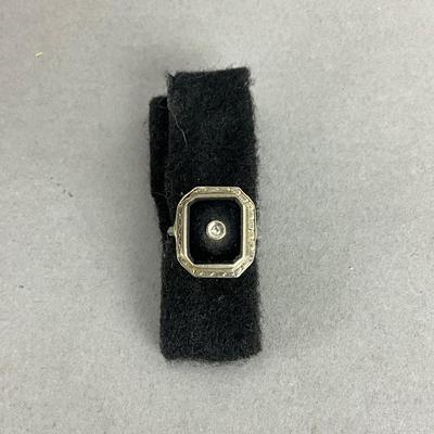 S809 Vintage 14k White Gold and Onyx Diamond Scroll Ladies Ring
