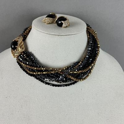 S825 Large Lot of Vintage CINER Necklace and Earrings