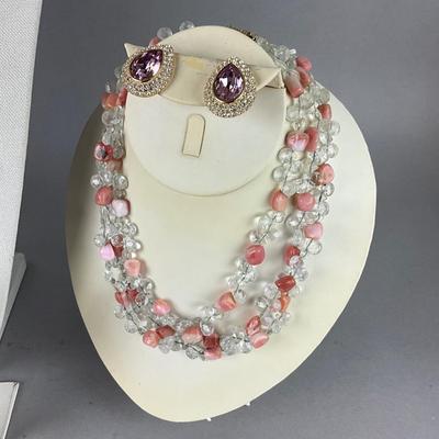 S825 Large Lot of Vintage CINER Necklace and Earrings