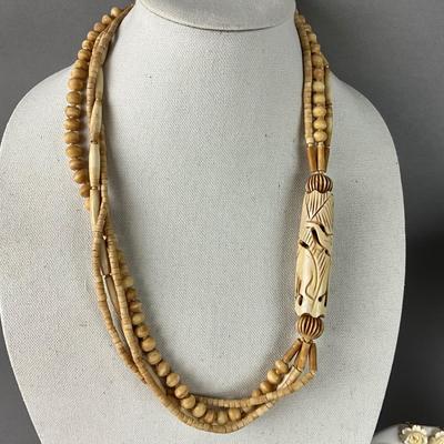 S831 Vintage Bone Jewelry Lot