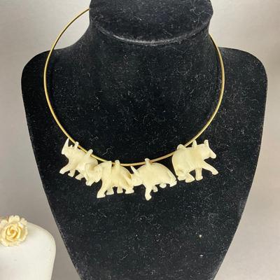 S831 Vintage Bone Jewelry Lot