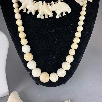 S831 Vintage Bone Jewelry Lot