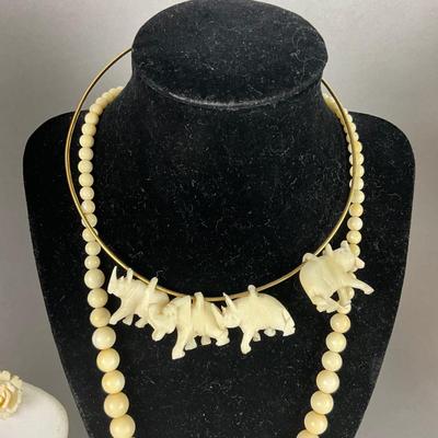 S831 Vintage Bone Jewelry Lot