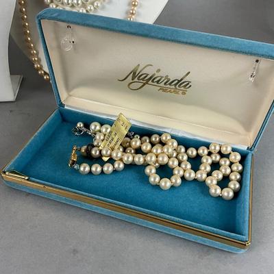 S834 Large Faux Pearl Costume Jewelry Lot