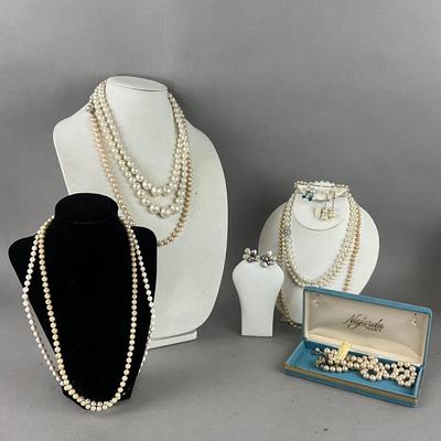 S834 Large Faux Pearl Costume Jewelry Lot