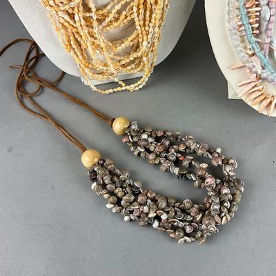 S835 Large Tropical Shell Jewelry Lot