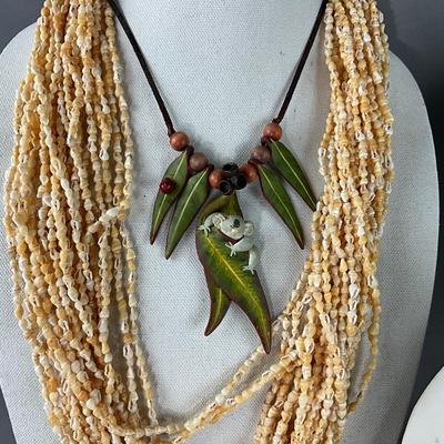 S835 Large Tropical Shell Jewelry Lot