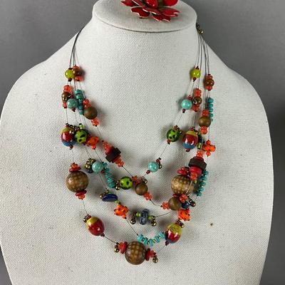 S836 Multi colored Costume Jewelry Necklace and Brooch Lot