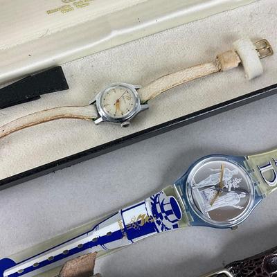 S842 Lot of Men's and Women's Vintage Wristwatches