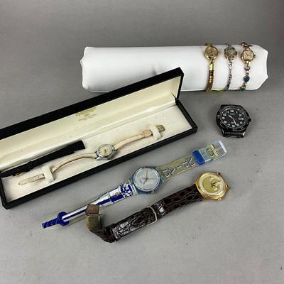 S842 Lot of Men's and Women's Vintage Wristwatches