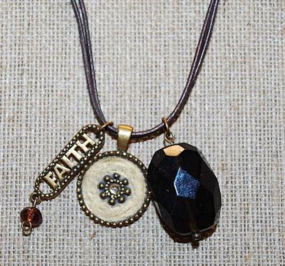 "CHICO'S" Brand NECKLACE with Black Beveled Stone, "INSPIRE" and "FAITH" Charm Accent, Lobster Clasp...