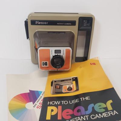 LOT 38: Vintage Kodak Pleaser Instant Camera with Manual & Box