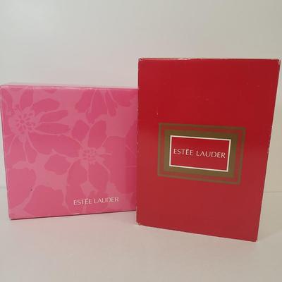 LOT 39: Estee Lauder Parfum Atomizer & Beauty Set New in Box