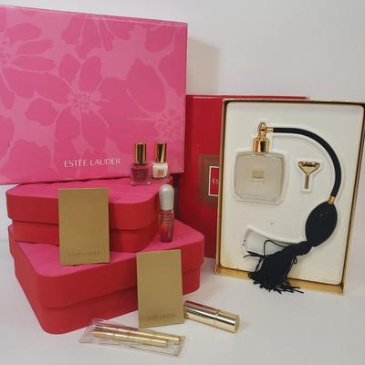 LOT 39: Estee Lauder Parfum Atomizer & Beauty Set New in Box