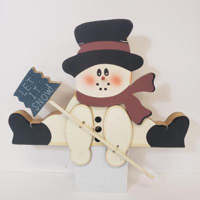 LOT 69: Rustic Holiday Decor Assortment with Martha Stewart Putz Style Houses