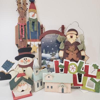 LOT 69: Rustic Holiday Decor Assortment with Martha Stewart Putz Style Houses