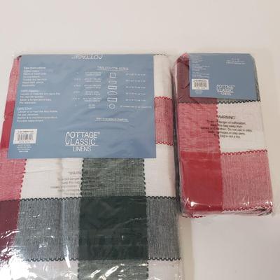 LOT 72: Christmas Stockings & Holiday Tableware Decor