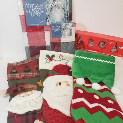 LOT 72: Christmas Stockings & Holiday Tableware Decor