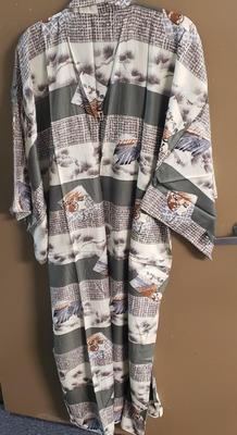 LOT 78: Japanese Kimonos/Robes & Clothing