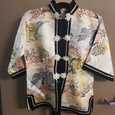 LOT 78: Japanese Kimonos/Robes & Clothing