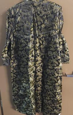 LOT 78: Japanese Kimonos/Robes & Clothing