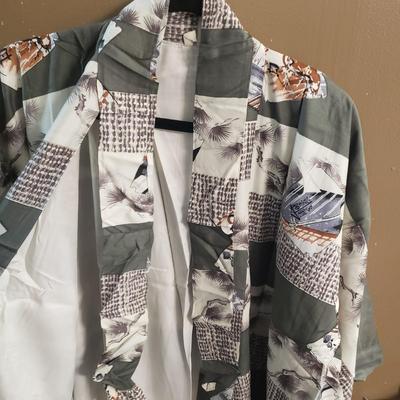 LOT 78: Japanese Kimonos/Robes & Clothing