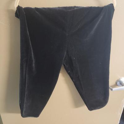 LOT 78: Japanese Kimonos/Robes & Clothing