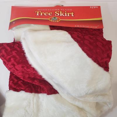 LOT 79: Large Santa Sack, New Tree Skirt & More