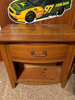 Sale Photo Thumbnail #211: See pics. 29.5 x 19.5 x 28. Located upstairs