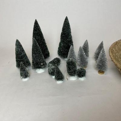 Z778 Assortment Of Bottle Brush Trees & Threshold Serving Basket