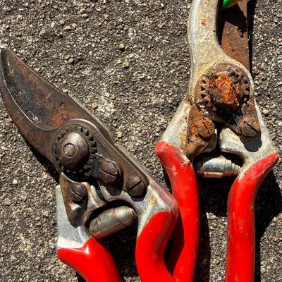 Hand Gardening Tools, Watering Cans & More (G-JS)