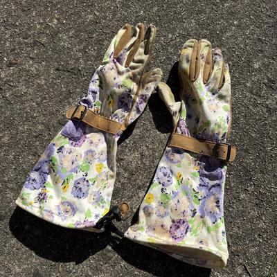 Hand Gardening Tools, Watering Cans & More (G-JS)