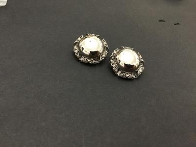 Beautiful Vintage Clip on Earrings