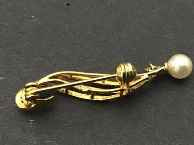 Petite Vintage Brooch with Pearl